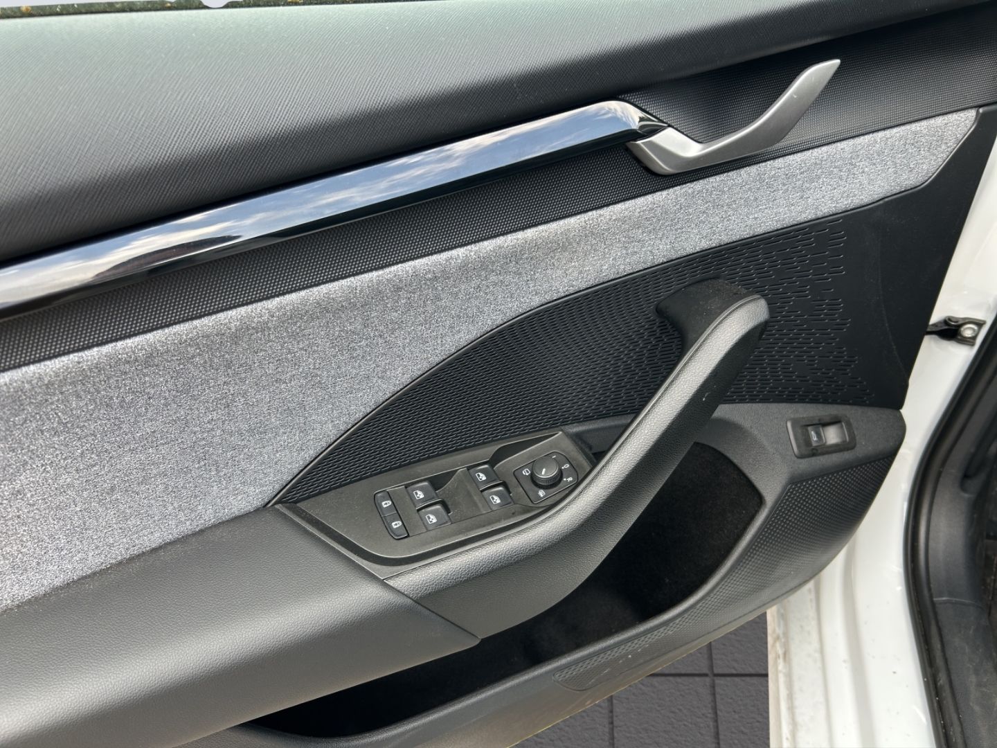 Octavia Combi 1.5 TSI mHEV DSG- Selection-Side A