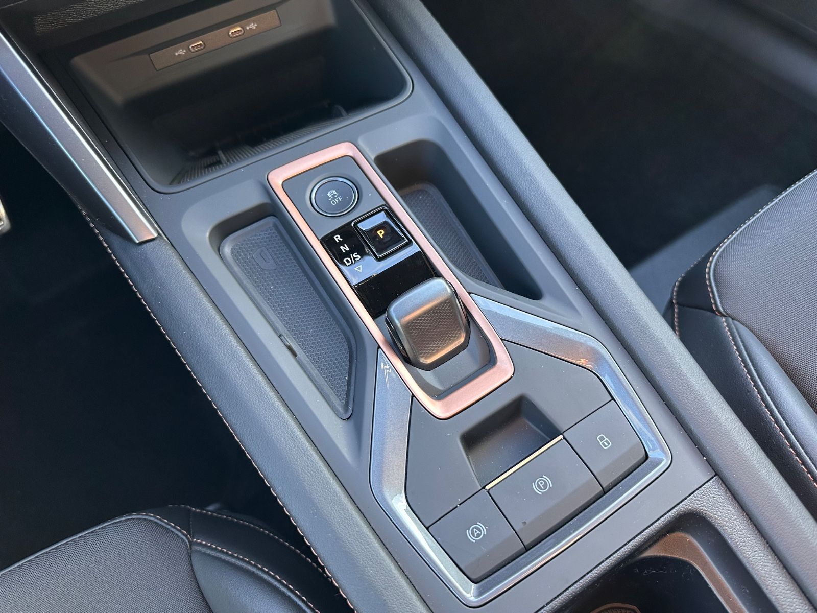 Fahrzeugabbildung CUPRA Formentor 1.5 eTSI DSG ACC/LED/APP/GJR/SHZG