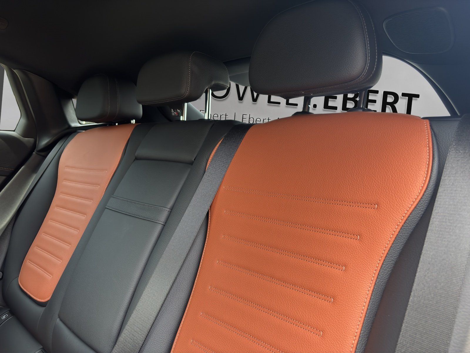 Fahrzeugabbildung Mercedes-Benz GLC400e Cpé AMG Prem DISTR Memo AIRMATIC DC-Lade