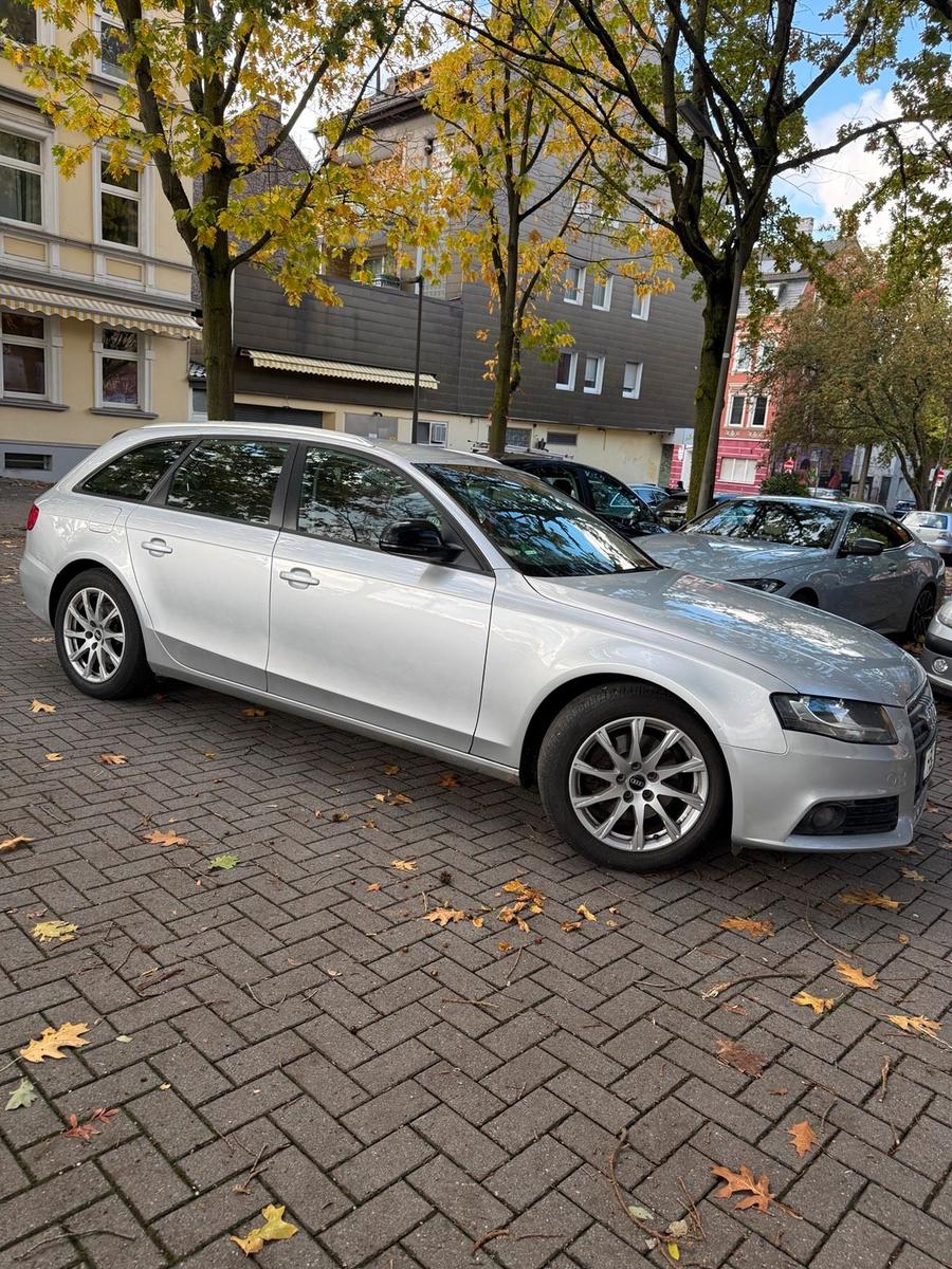 Audi A4 2009 — rear view
