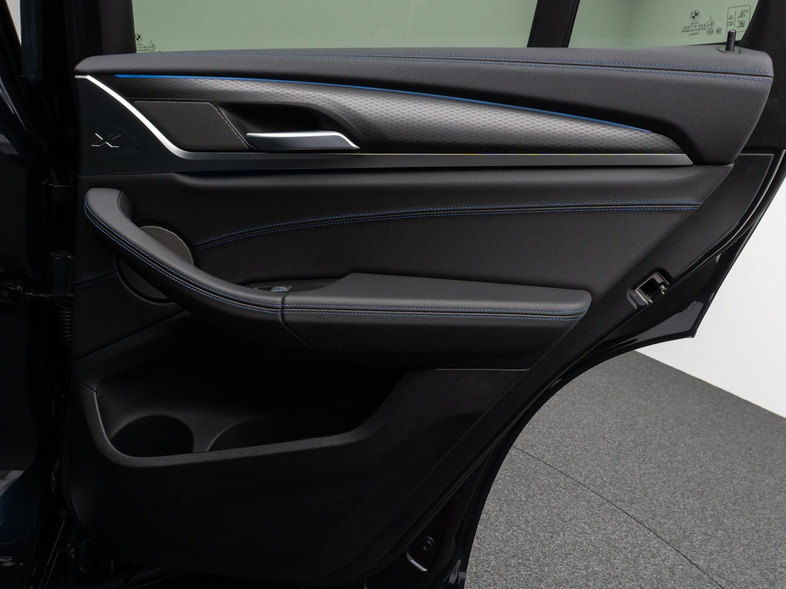 Fahrzeugabbildung BMW iX3 Impressive M Sport Panoram Laser 360°HUD H/K