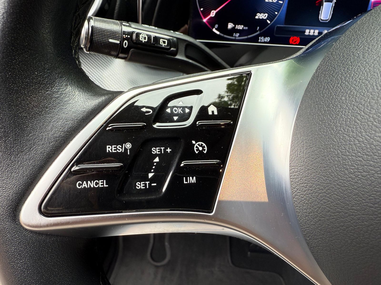 Fahrzeugabbildung Mercedes-Benz C 220 d T 9G Avantgarde LED+T-LEDER+KAM+MBUX+SHZ