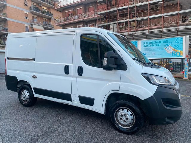 Peugeot Boxer 330 2.2 BlueHDi 140 S&S PC-TM Furg