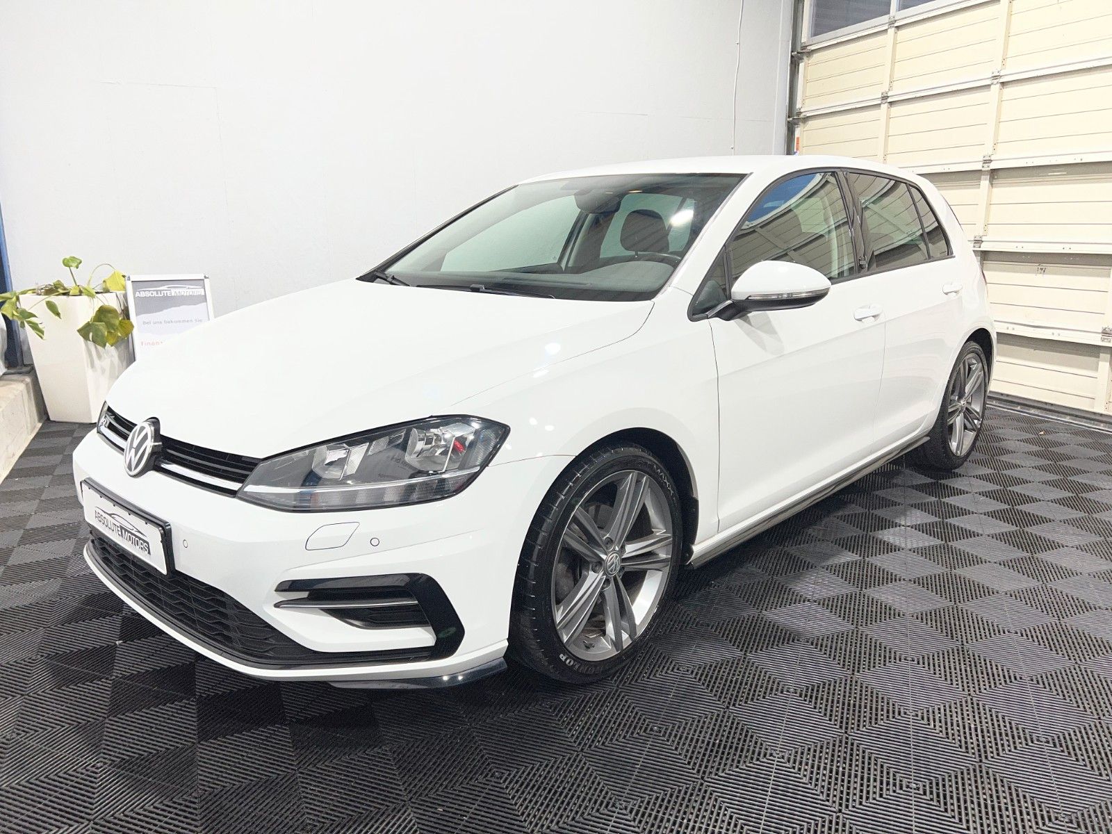 Gebrauchtwagen Volkswagen Golf Golf VII 1,4TSI R-Line *Navi *ACC in Nürnberg