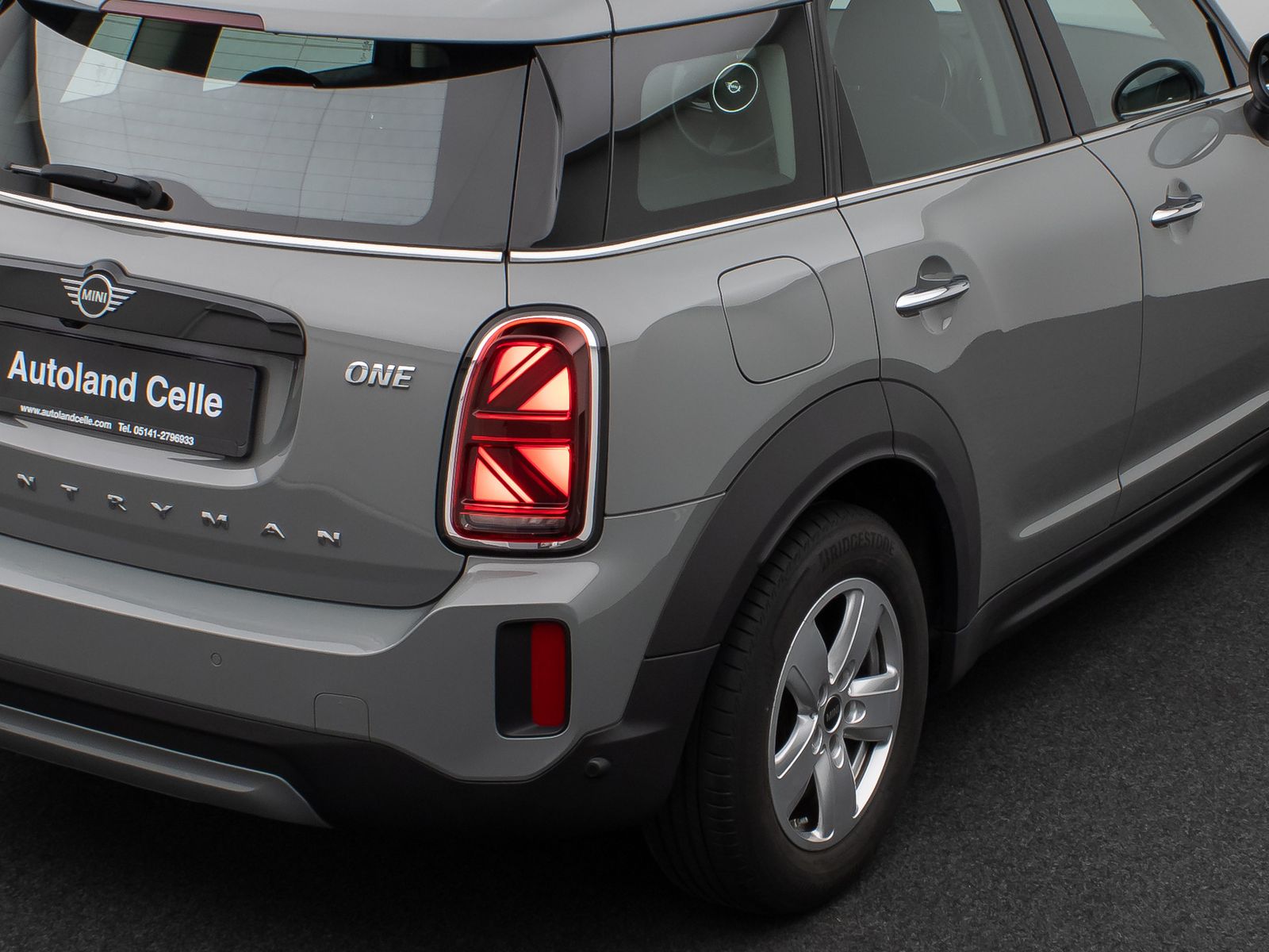 Fahrzeugabbildung MINI One Countryman Essential Trim Kamera AHK LED