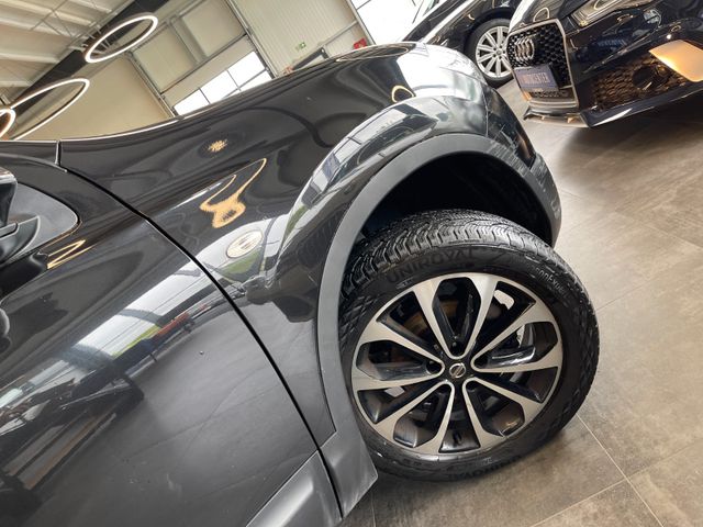 Nissan Qashqai 360 4X4 *PANORAMA*NAVI*TEILLEDER*