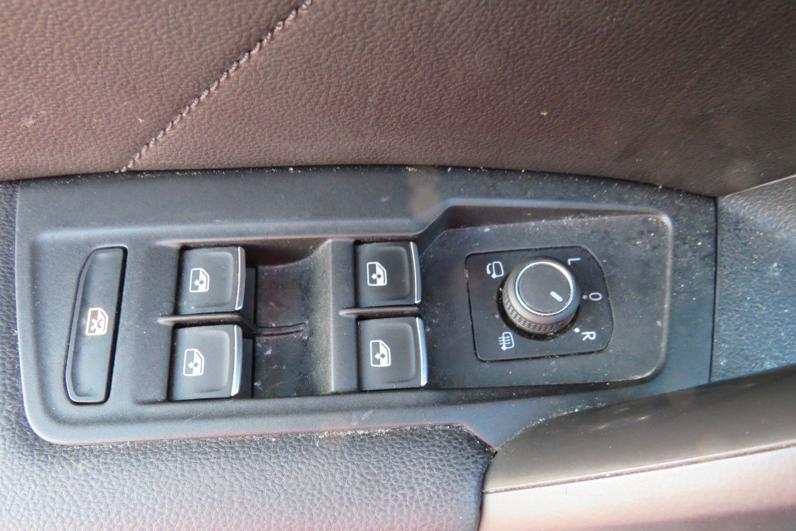 Fahrzeugabbildung SEAT Tarraco Xcellence PANO 7S ACC NAVI LEDER  LED