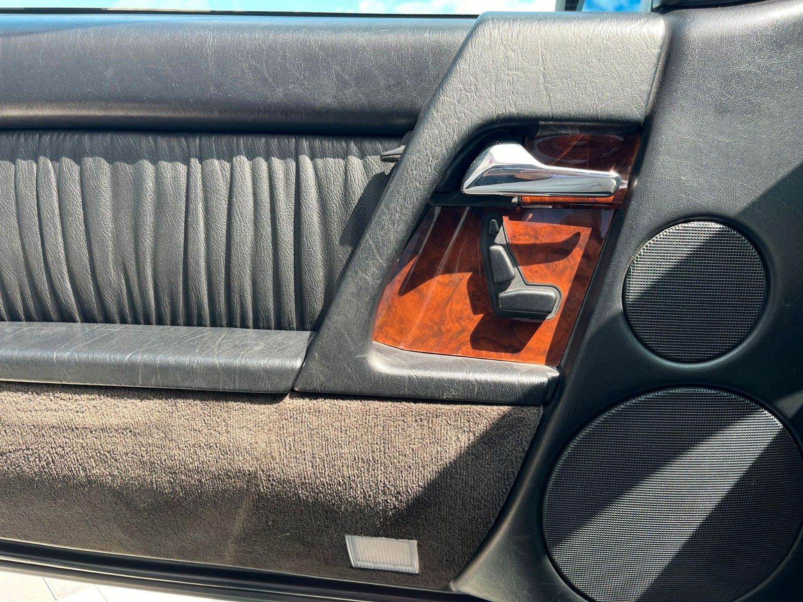 Fahrzeugabbildung Mercedes-Benz SL 300*H-Kennzeichen*HU 07/2027*