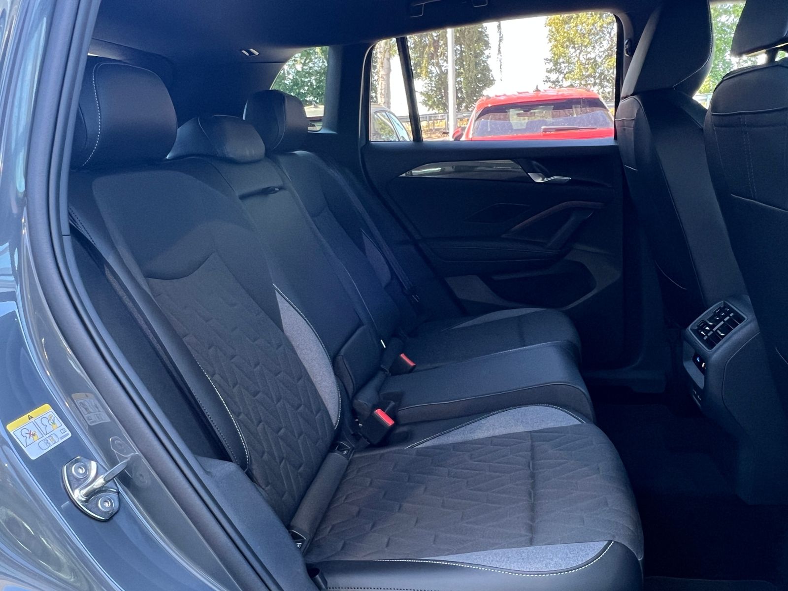 Fahrzeugabbildung Volkswagen Tiguan GOAL 1.5 eTSI DSG *Garantie,AHK,LED,ACC,K