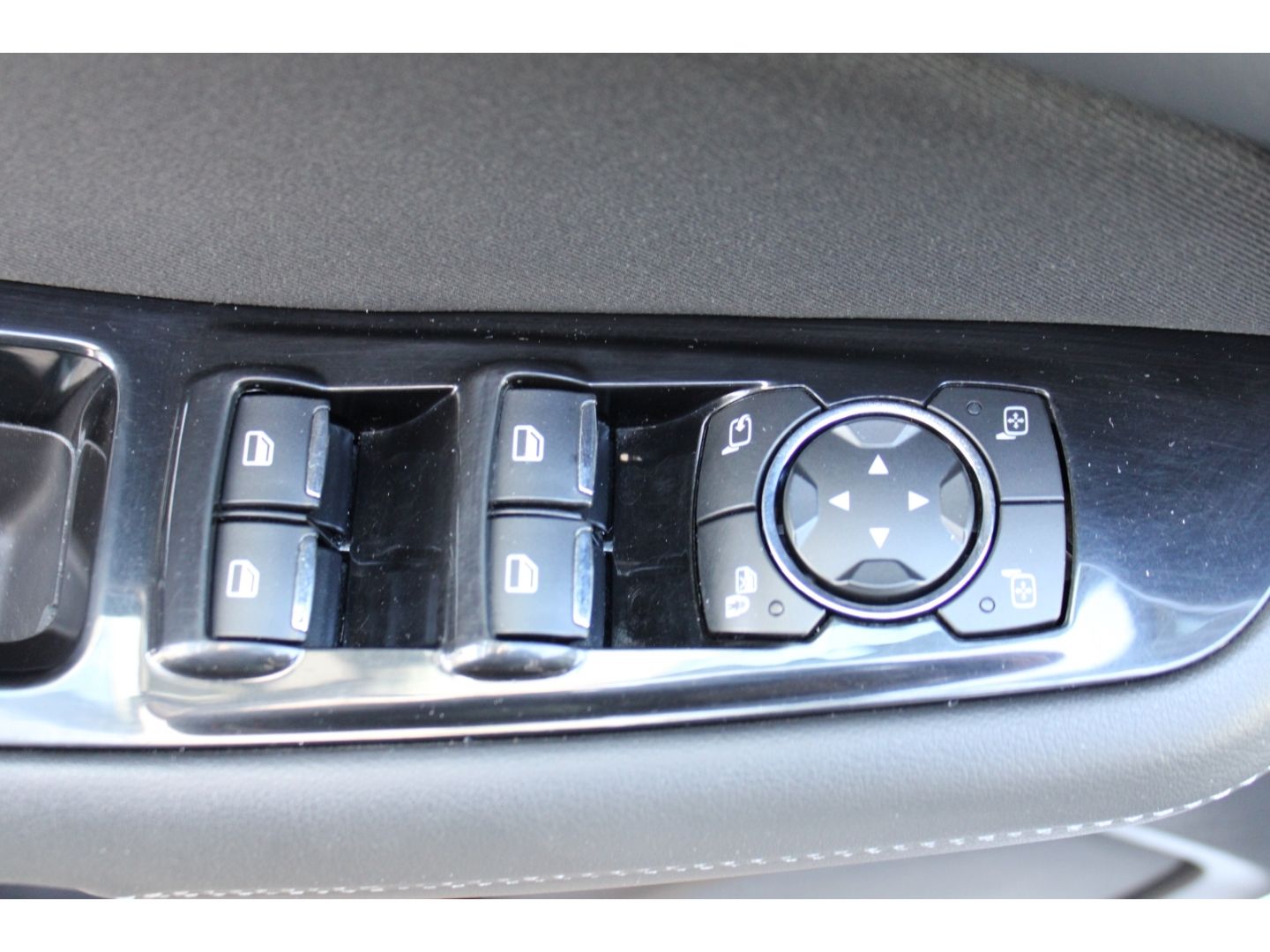 Fahrzeugabbildung Ford Galaxy Titanium 7 Sitze AHK Navi Pano GRA GJR PD