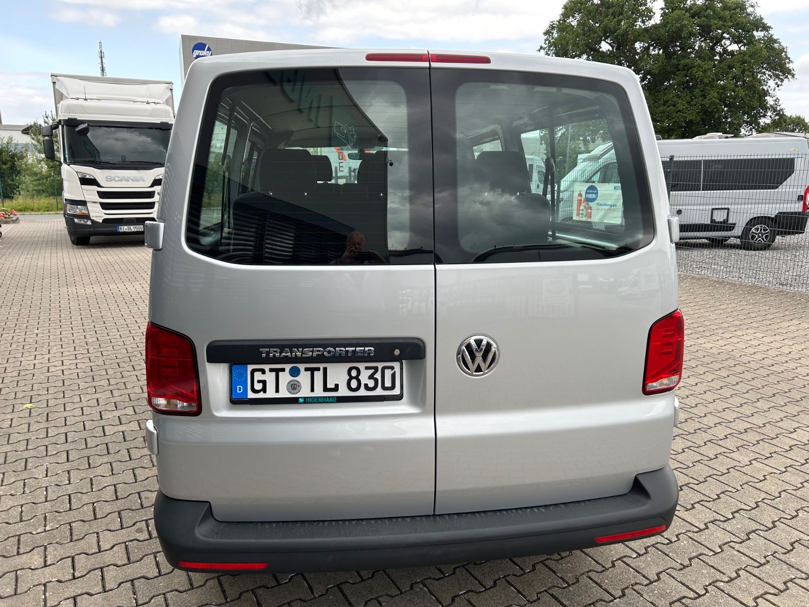 Fahrzeugabbildung Volkswagen T6.1 Kombi LR Klima Komfort Paket 9 Sitzer