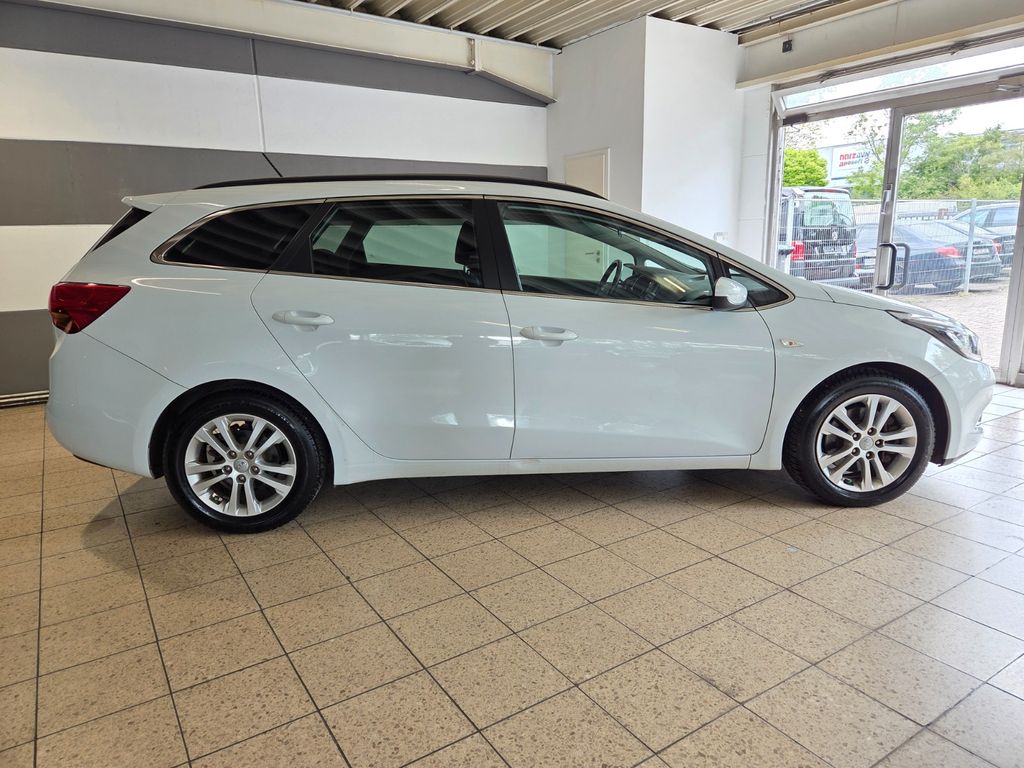 Kia cee'd Sporty Wagon cee'd Sportswagon FIFA World Cup Edition – Ansicht 8