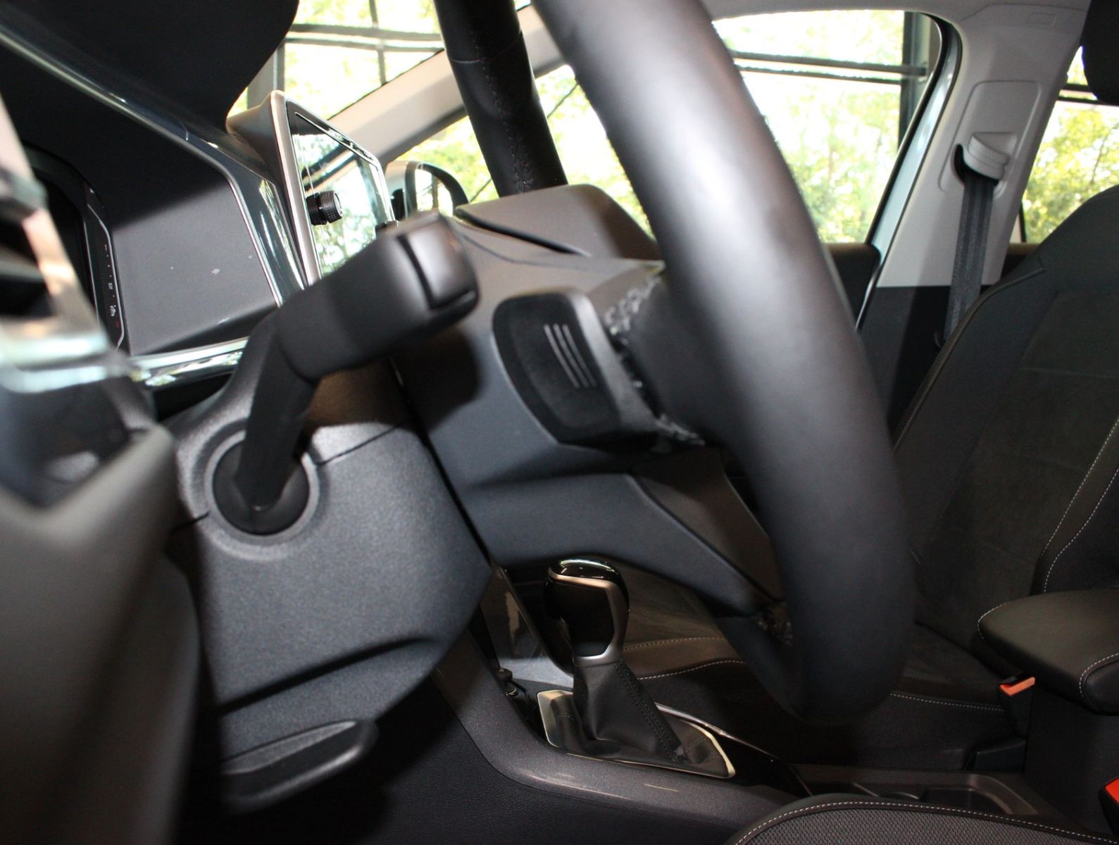 Fahrzeugabbildung Volkswagen T-Roc 1.5 TSI DSG Style*PNRM*Navi*Kamera