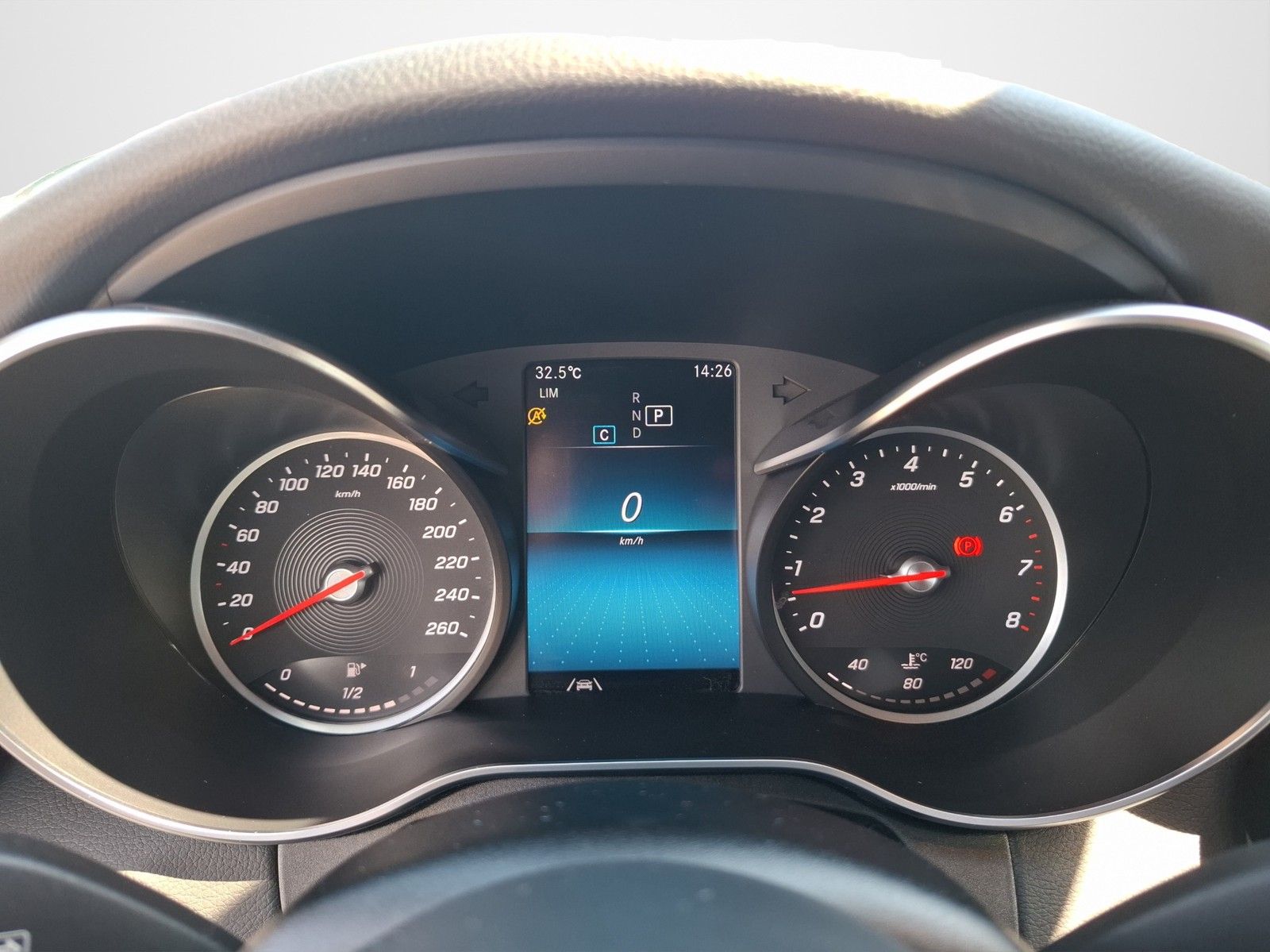 MERCEDES-BENZ C 180 Coupe AMG Line AUTOMATIK / NAVI / KAMERA / - Image 12