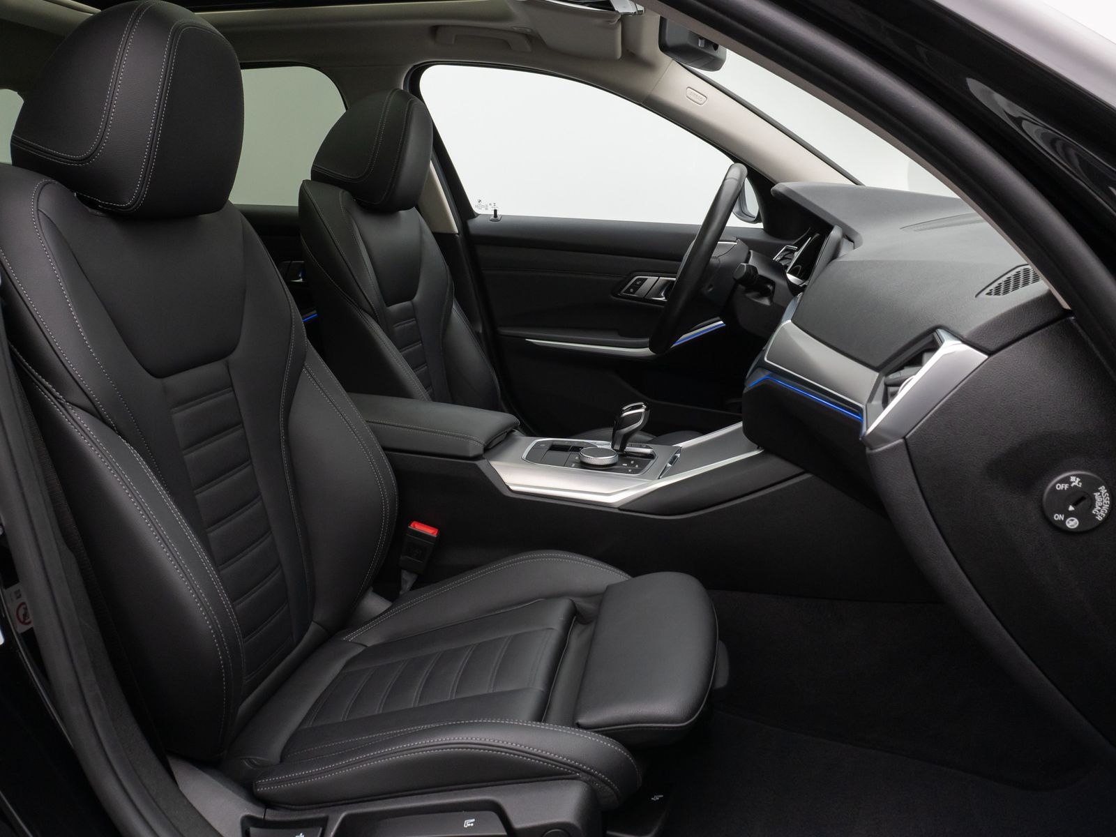 Fahrzeugabbildung BMW 330i Panorama Komfort Leder Sportsitz Stop&Go