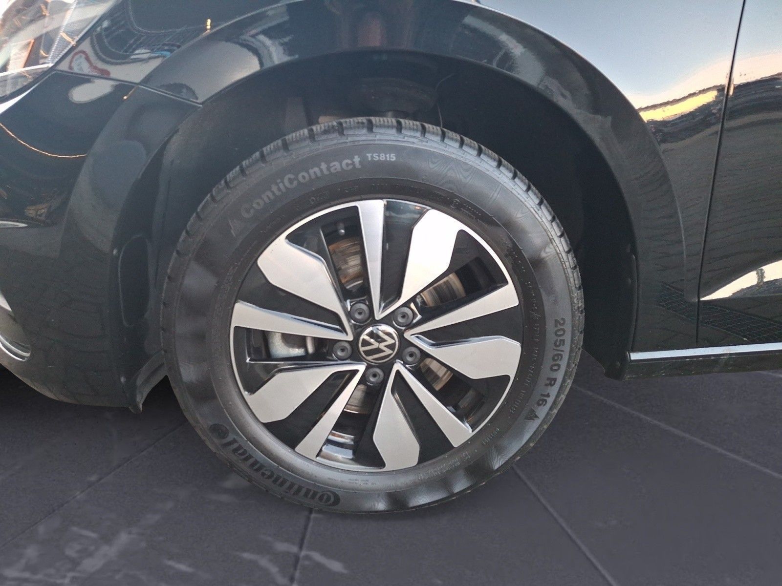 Volkswagen Touran - Bild 12