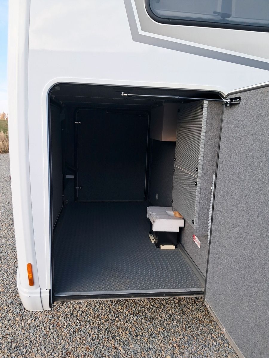 Fahrzeugabbildung Frankia Neo MT 7 SAT,TV,Solar,Markise,Dachklimaanlage