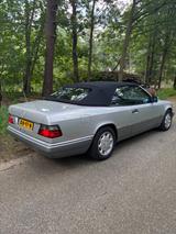 Mercedes-Benz E 320 Cabriolet 100% scheckheft gepflegt  - gebrauchte Mercedes-Benz E 320 aus dem Jahr 1995