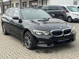 BMW 320 3 Touring 320 d Sport Line*Live Cockpit*LED