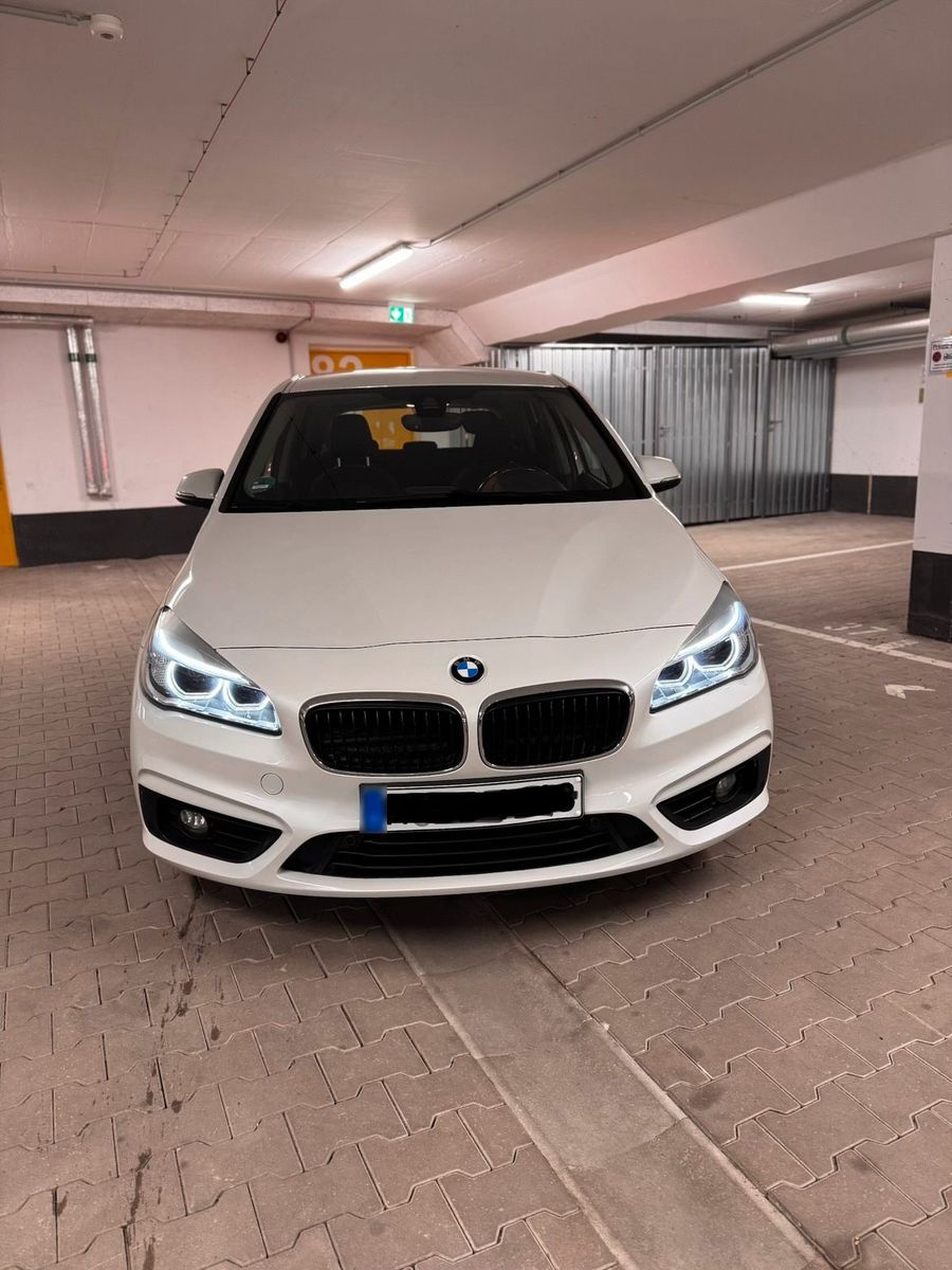 BMW BMW 218i Active Tourer Automatik