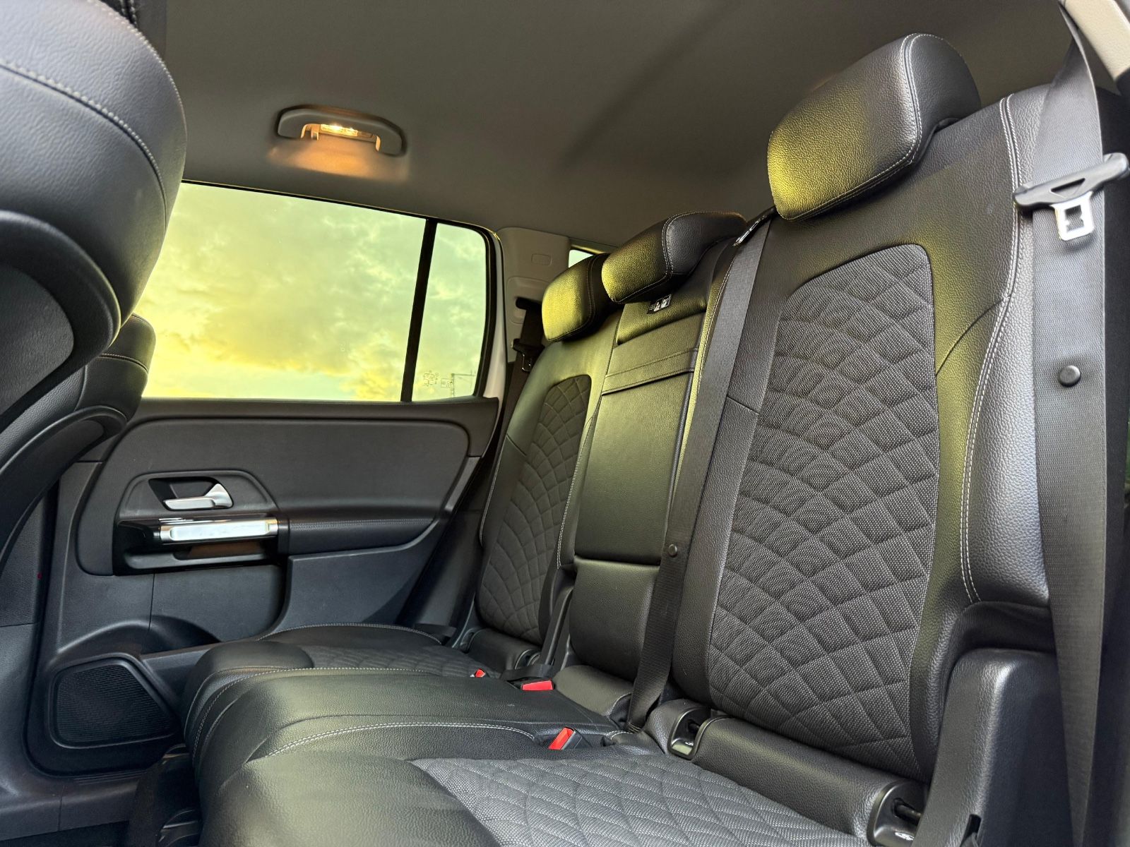 Fahrzeugabbildung Mercedes-Benz GLB 200  GLB 200 d*MEMORY*LED*CAM*CARPLAY*