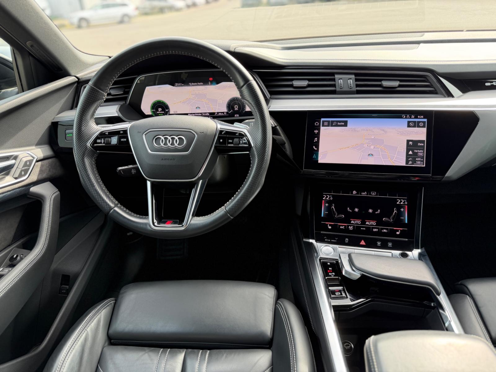 Audi e-tron 55 quattro S-LINE Leder Volllack Key 20