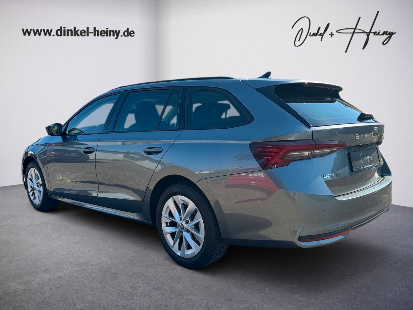 Fahrzeugabbildung SKODA Octavia Combi Selection 1.5 eTSI