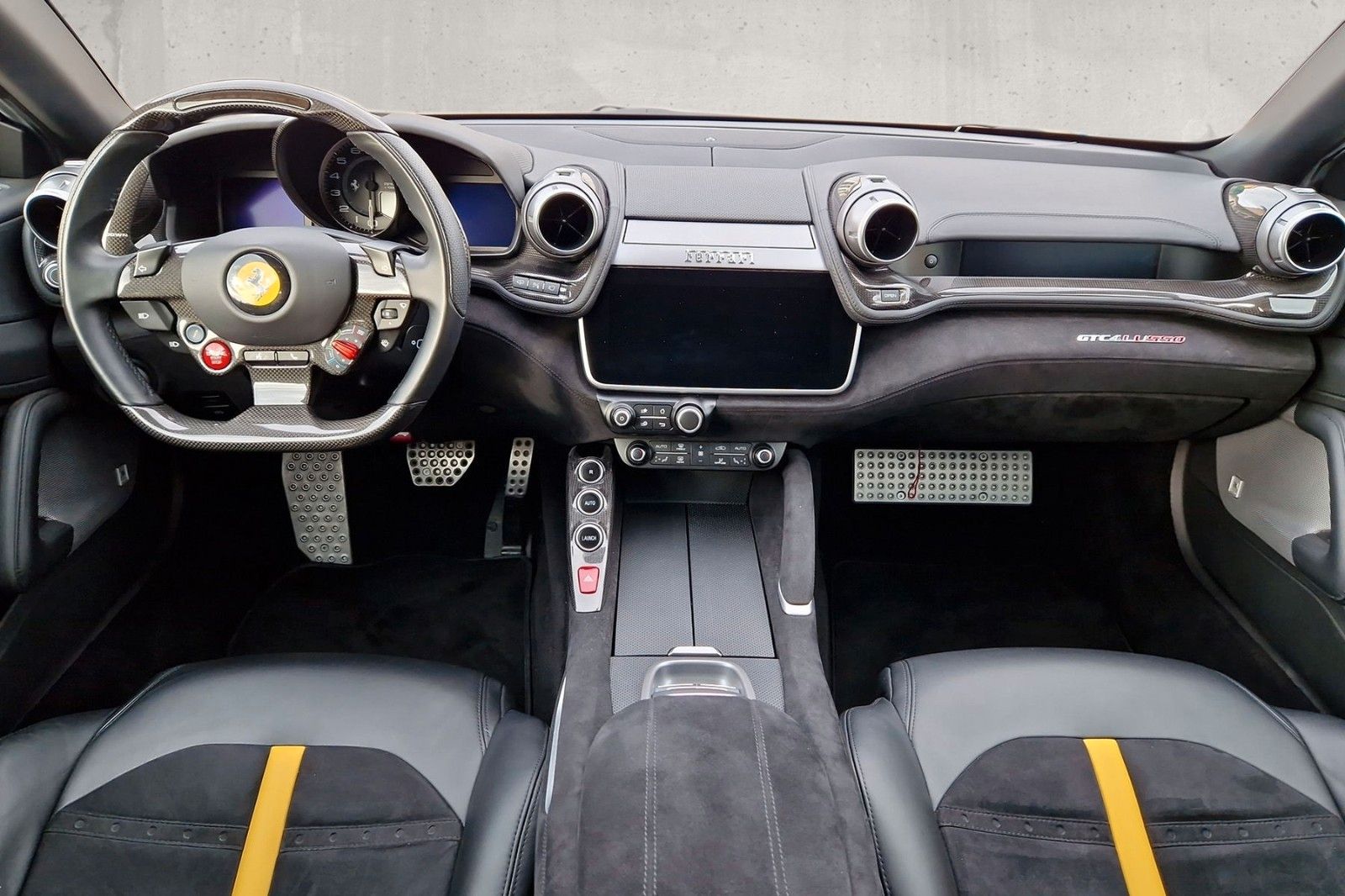 Fahrzeugabbildung Ferrari GTC4Lusso V12*Alles Karbon*Lift*Approved*