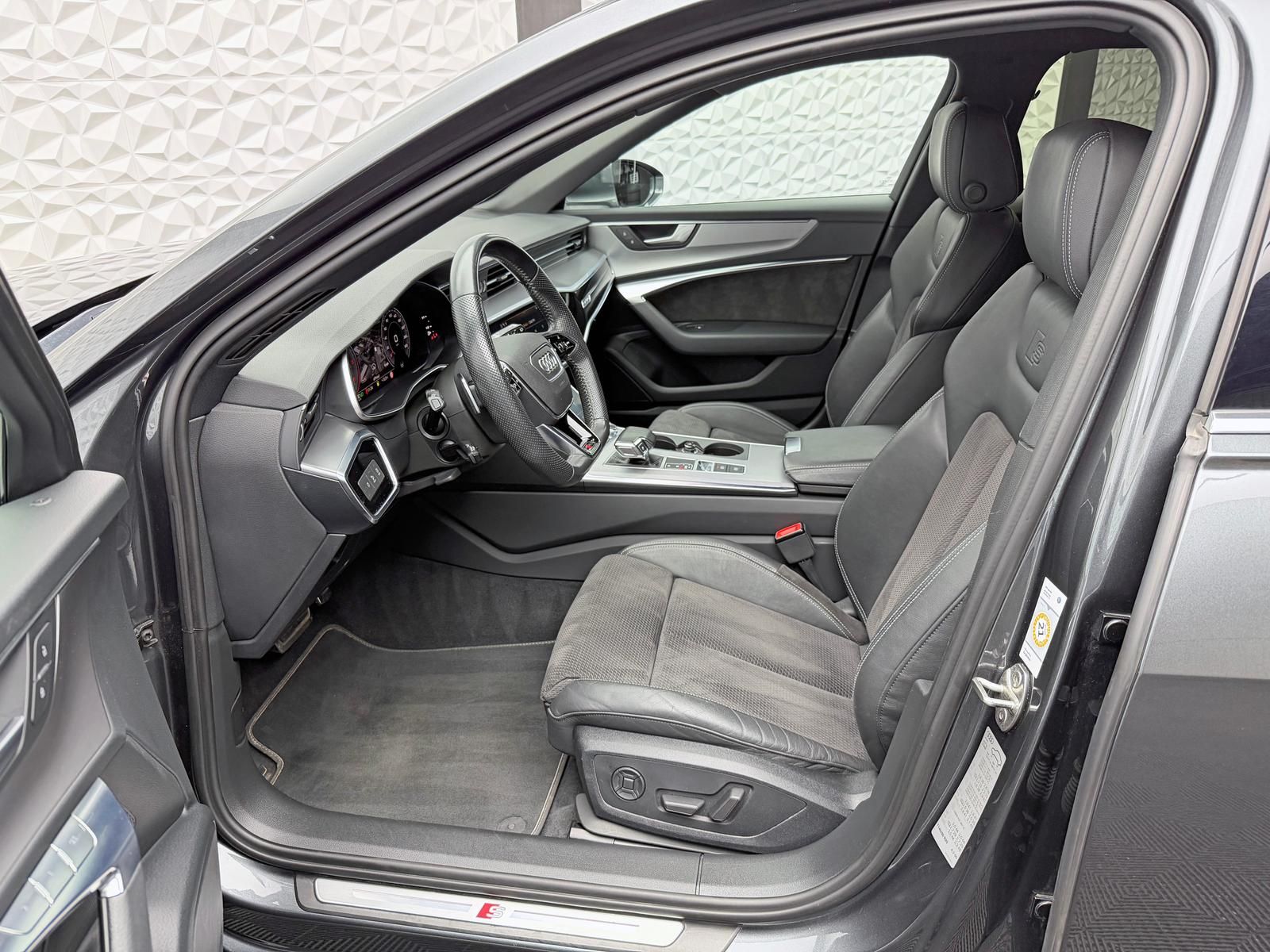 Fahrzeugabbildung Audi A6 45 TDI S-LINE/QUAT/STDHZG/MATRIX/AHK/ACC/VIRT