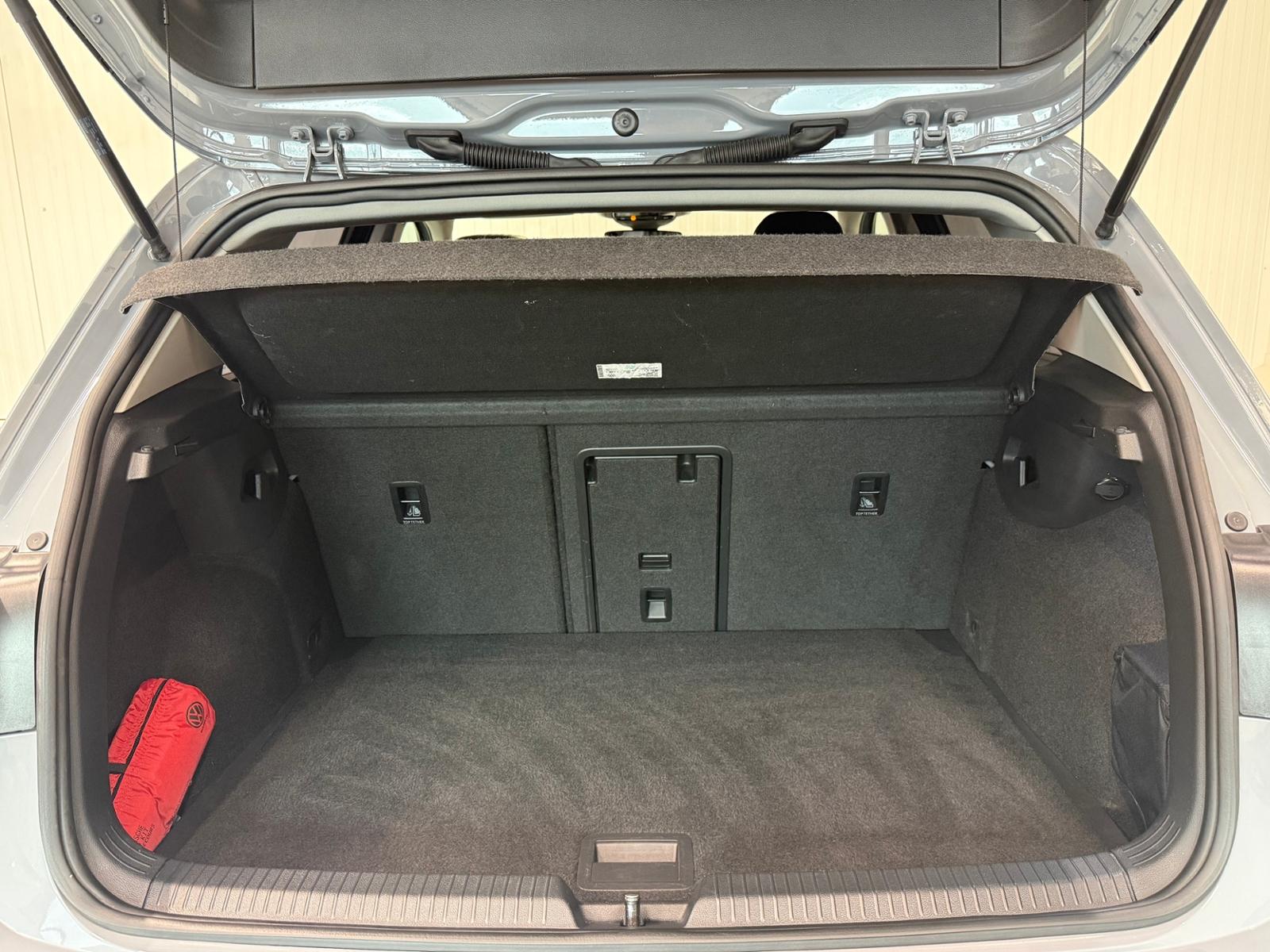 Volkswagen Golf VIII Life 1.5 TSI ACC NAVI LED SHZ, миниатюра 6