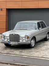 Mercedes-Benz 300 - Mercedes-Benz 300 mit Benzin-Antrieb: Limousine