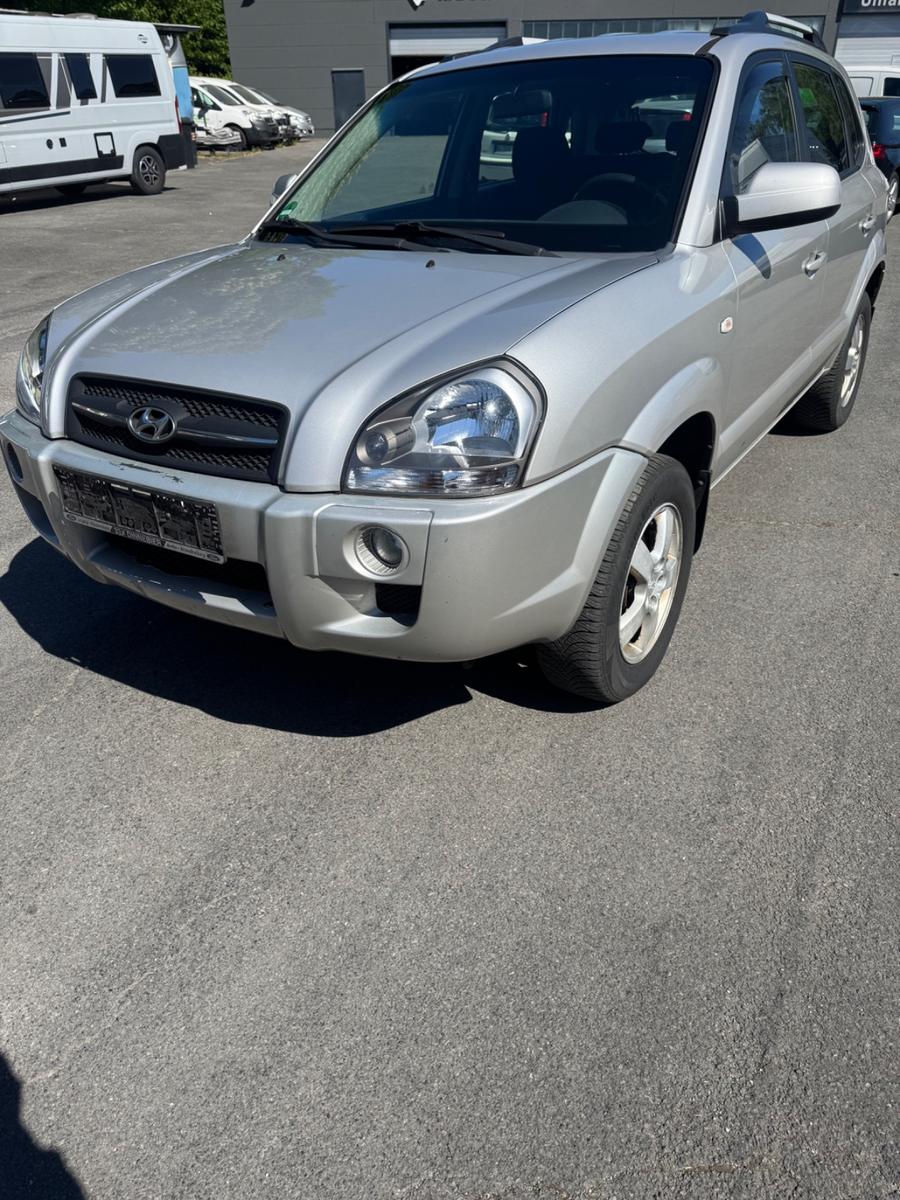 Hyundai Tucson 2.0 GLS Klima AHK Tüv 10/2027