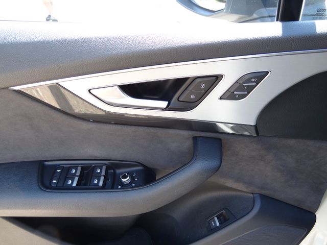 Fahrzeugabbildung Audi Q7 3.0TDI/HUD/Pano/StH/22-Zoll/1.Hd/AHK/3xS-Line