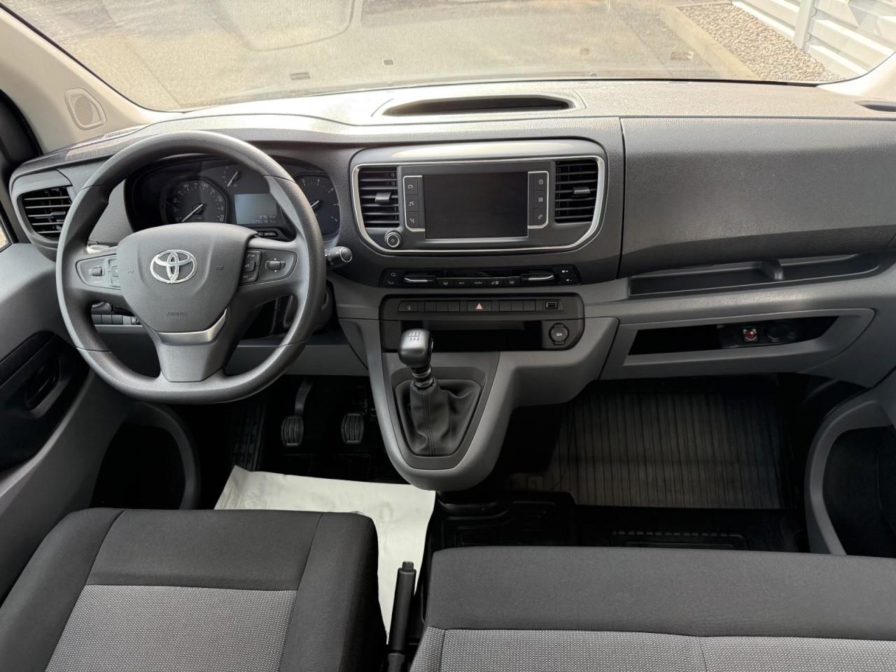 Toyota Proace 2.0 L2 Kombi Comfort NAVI PDC MFL 9SITZER
