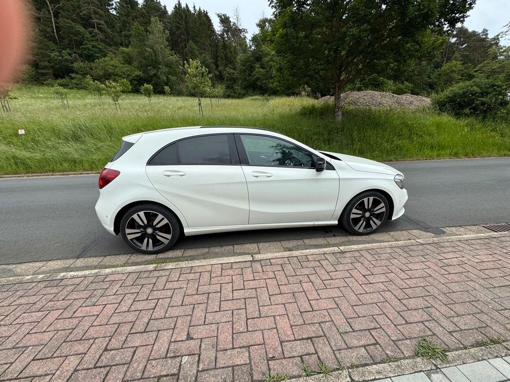 Image of Mercedes-Benz A 220