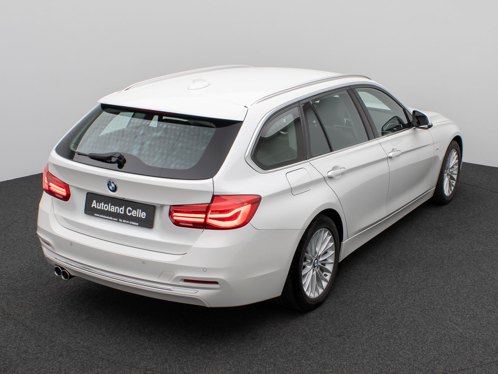 Fahrzeugabbildung BMW 320d Luxury Line Kamera HUD HiFi Stop&Go Komfort