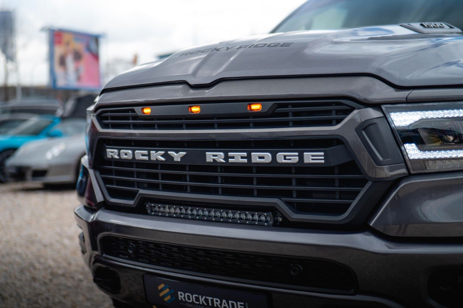 Fahrzeugabbildung Dodge RAM 5.7 V8 HEMI 4x4 ROCKY RIDGE OFFROAD Pano 19%