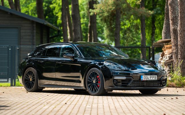 Porsche Panamera GTS Sport Turismo 