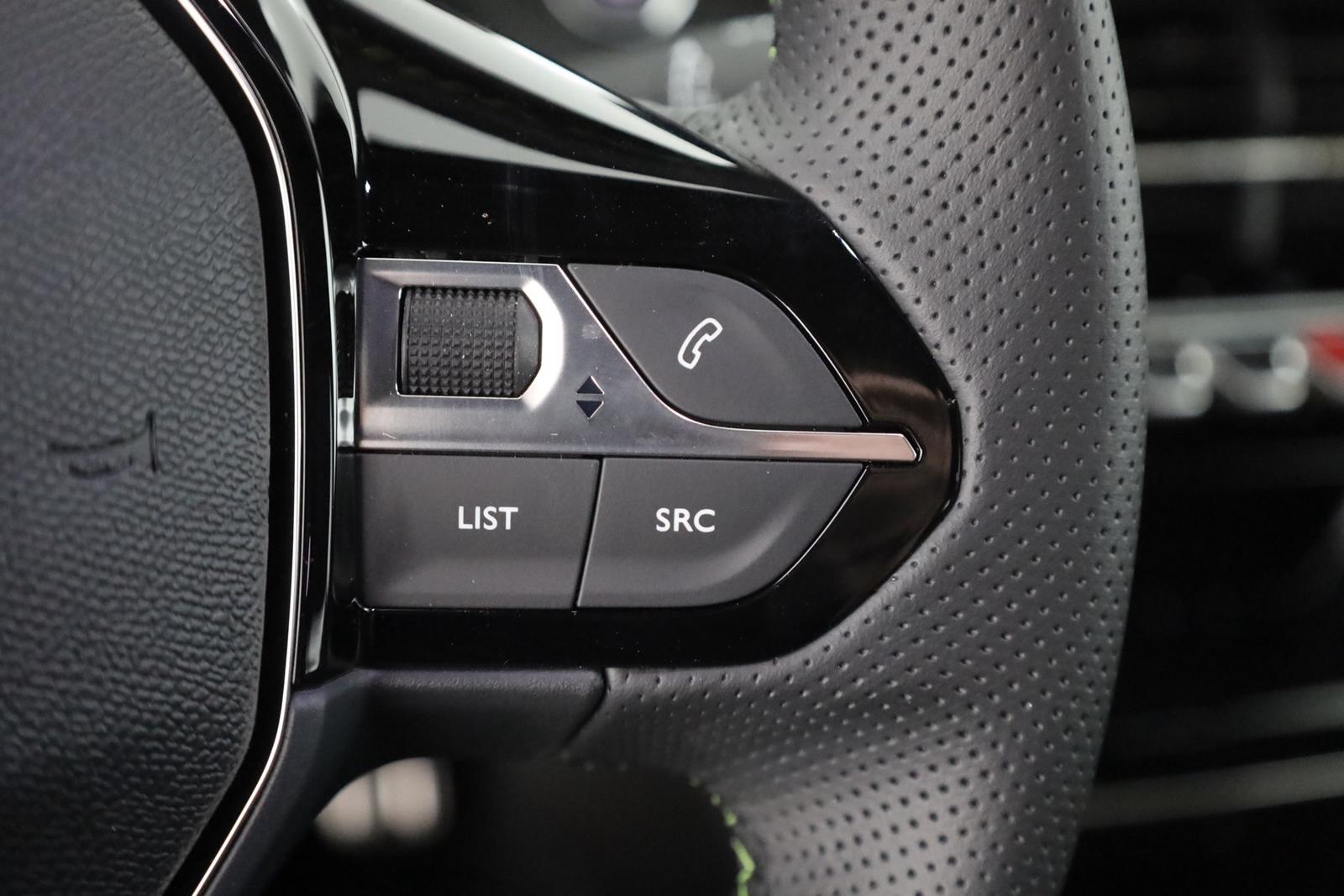 Peugeot 2008 GT 1.2 Hybrid 145 Aut. LED ACC Navi