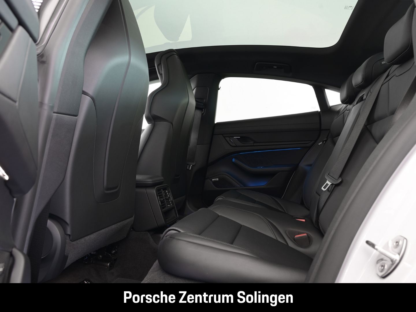 Porsche Taycan 4 Black Edition PANO SportDesign 21'' Bei foto 17