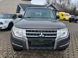 Mitsubishi Pajero 3.2 DI-D Basis*Klimaautomatik*AHK*1-HAND* - gebrauchte Mitsubishi Pajero aus dem Jahr 2015