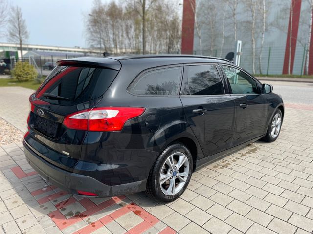 Fahrzeugabbildung Ford Focus Turnier SYNC Edition(Tüv&Insp.neu)