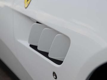 2021 Ferrari GTC4LUSSO — миниатюра 20