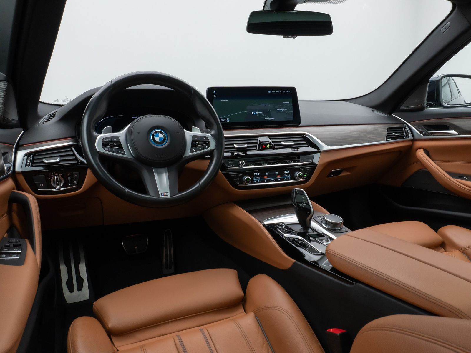 Fahrzeugabbildung BMW 530e M Sport Panorama Laser Kamera HUD DAB H/K