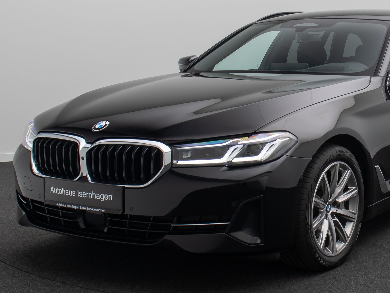 Fahrzeugabbildung BMW 530d HUD 360&deg; Laser DAB H/K AHK Sport 18Zoll