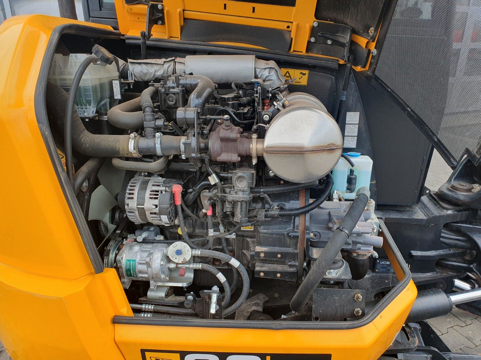 Fahrzeugabbildung JCB 60C - 2 / nur 316h! / 2022 / HS03 / Klima!