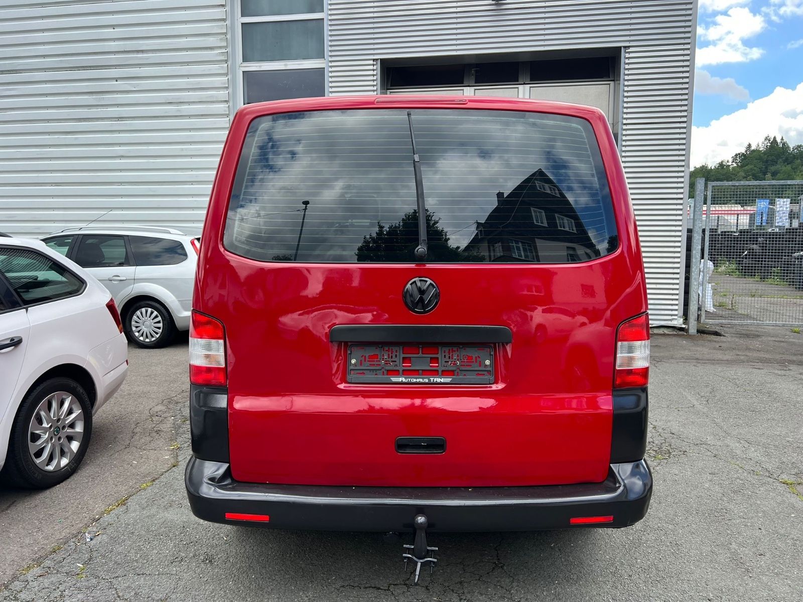 Fahrzeugabbildung Volkswagen T5 Transporter Kasten-Kombi Kombi