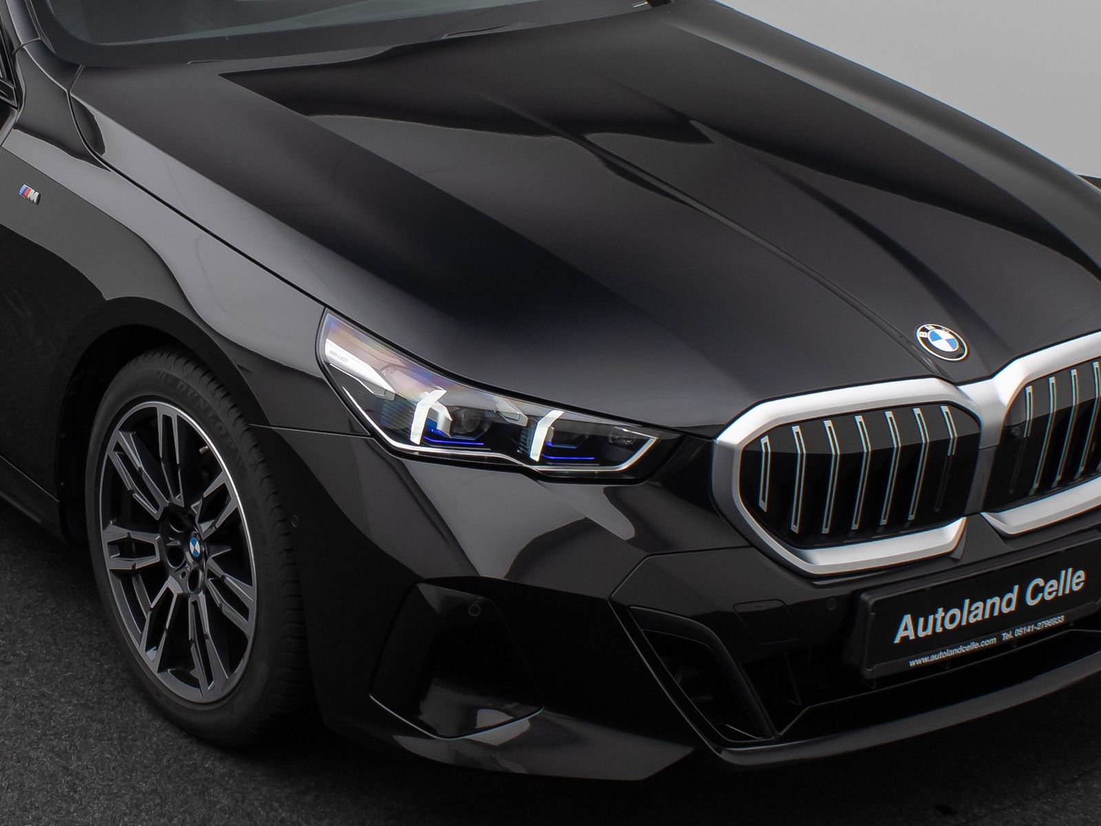 Fahrzeugabbildung BMW 520d M Sport 360°HUD DAB H/K AHK Komfort Alarm