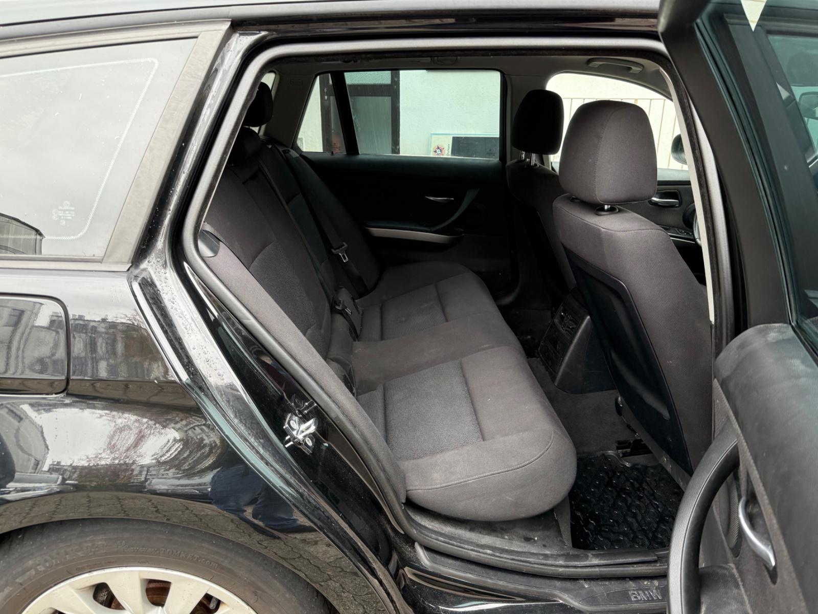 BMW 318 2007 — photo 14