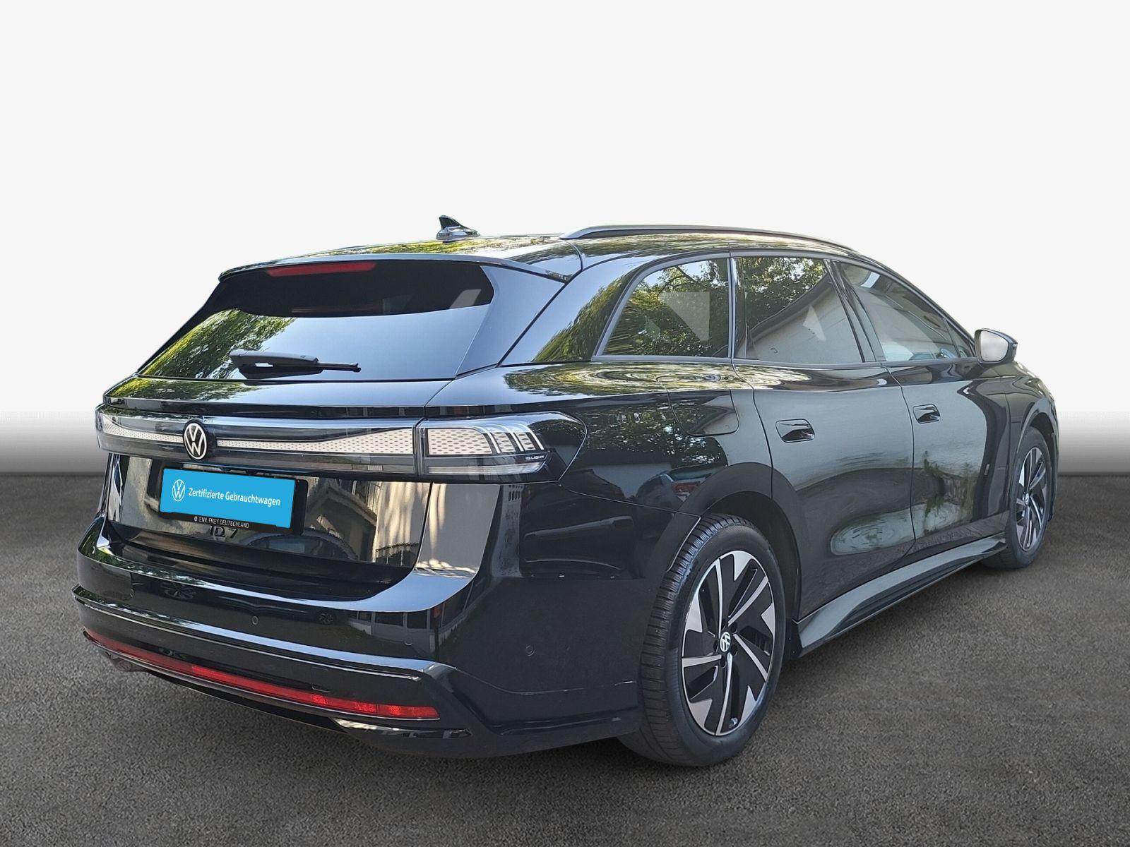 Volkswagen ID.7 Tourer Pro Black Style AHK/Pano/Wärmepumpe